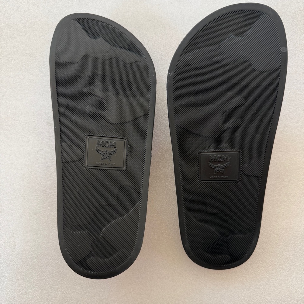 MCM UNISEX Monogram Pool Slides - Picture 7 of 8